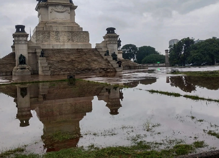 Em 4 horas, choveu no Ipiranga 40% de todo mês